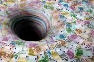 Στα 2,3 δις ευρώ η μαύρη τρύπα των φορολογικών εσόδων