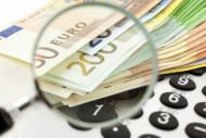 e-αποδείξεις : Πέναλτι από την Εφορία για όσους δεν «πιάσουν» το νέο αυξημένο όριο 30%
