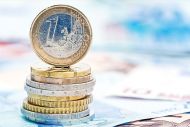 Επιστρεπτέα προκαταβολή: Στο τραπέζι η αύξηση δόσεων - Πότε θα αποφασιστεί