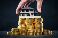 Η εφορία ελέγχει μεταβιβάσεις ακινήτων και συμβολαιογράφους