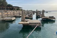 Ρόδος: Οριστικό λουκέτο στο beach bar με τις ξαπλώστρες στη θάλασσα