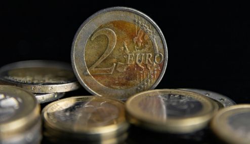 Picture 0 for  Γαλλία: Άνοδος του ευρώ μετά τη νίκη της Λεπέν τον πρώτο γύρο των εκλογών