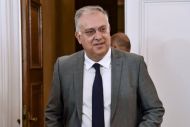 Θεοδωρικάκος: Καταργείται η φορολογική και ασφαλιστική ενημερότητα για πωλητές λαϊκών αγορών