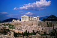 FT: Από τον γκρεμό στην ανάκαμψη – Τα μνημόνια, το δραματικό 2015 και η επιστροφή της Ελλάδας σε πλεονάσματα