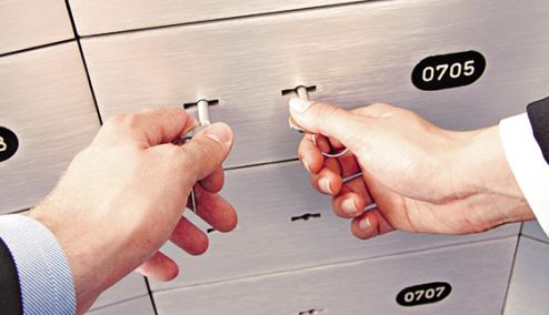 Μπλοκάρισμα σε καταθέσεις και μόνο με την υποψία για ξέπλυμα χρήματος