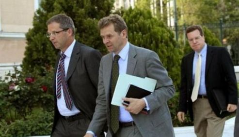 Picture 0 for Η τρόικα οδηγεί το εφάπαξ σε "μηδενισμό" και τις επικουρικές σε "επίδομα"