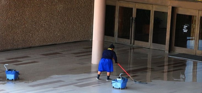 Picture 0 for ΙΚΑ: Διενέργεια ελέγχων σε επιχειρήσεις παροχής υπηρεσιών καθαριότητας, φύλαξης 